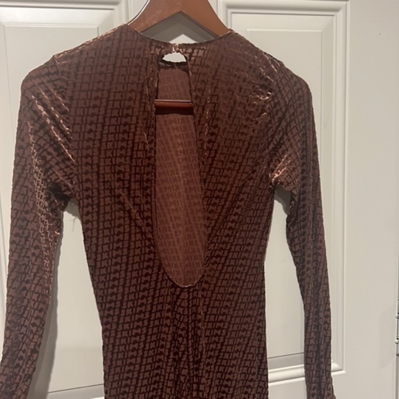 Skims - Picture 3 of 10